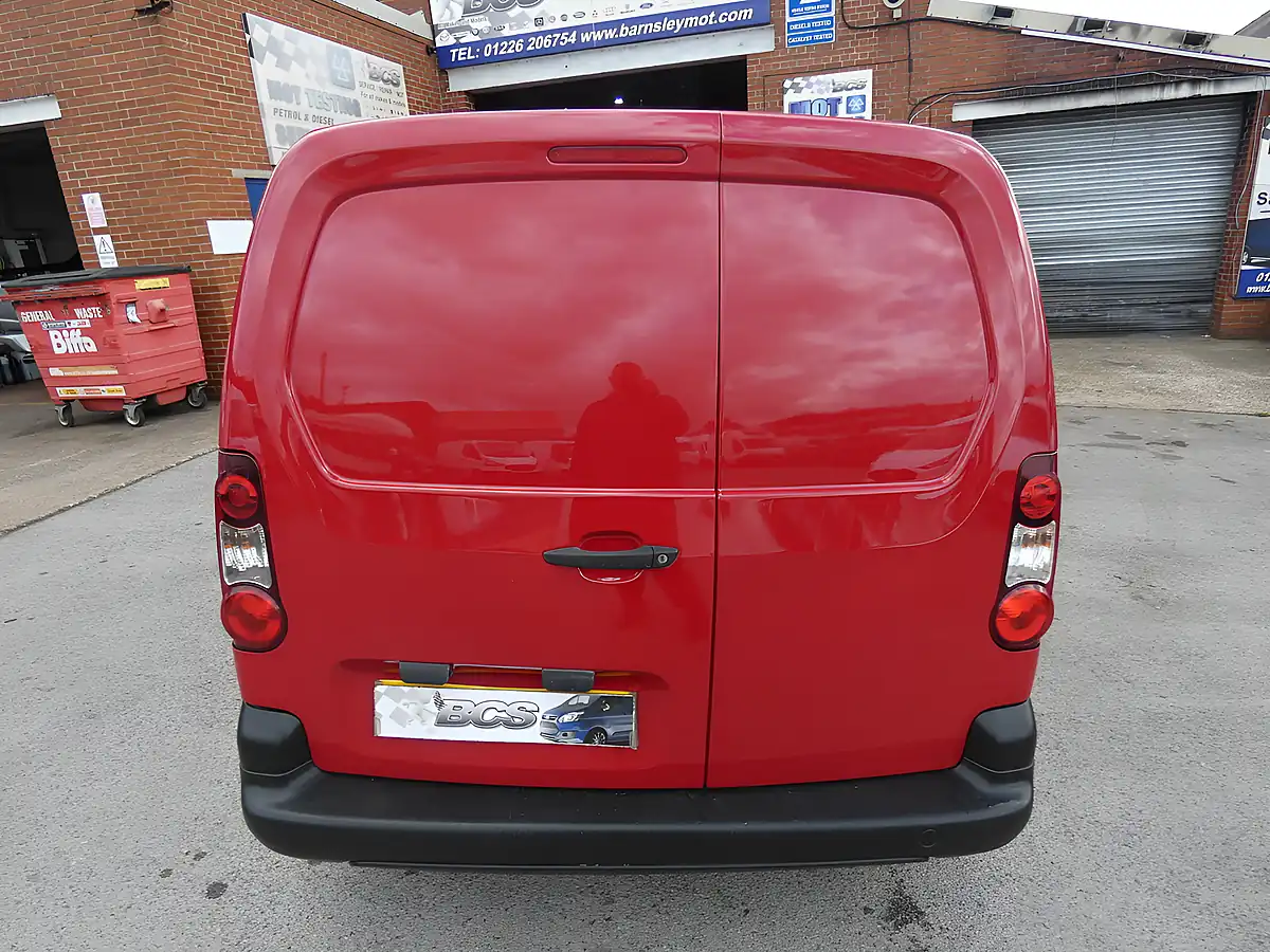 Used 2017 Citroen Berlingo 625 Lx Red - Interior and Exterior details 14