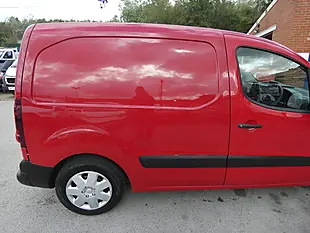 Used 2017 Citroen Berlingo 625 Lx Red - Interior and Exterior details 15