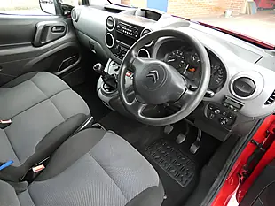 Used 2017 Citroen Berlingo 625 Lx Red - Interior and Exterior details 16