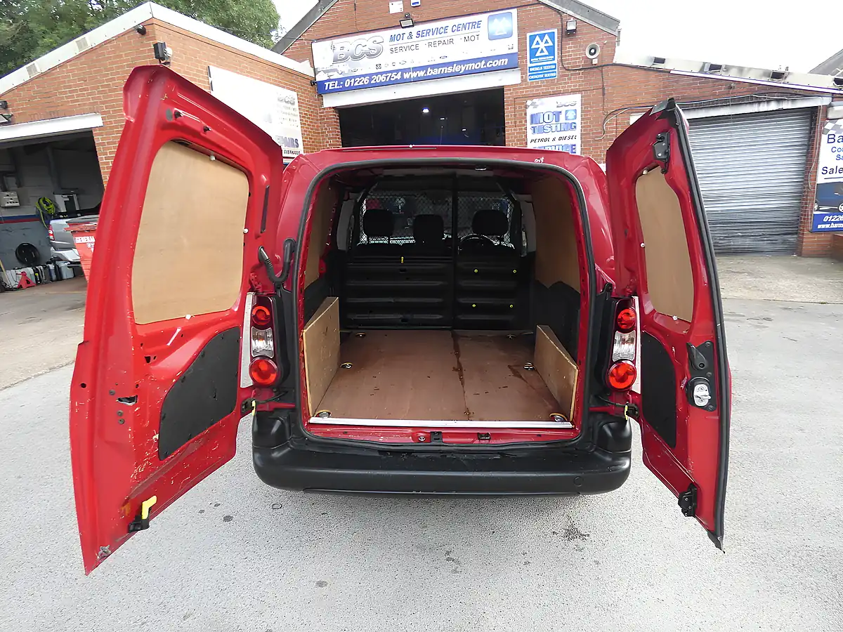 Used 2017 Citroen Berlingo 625 Lx Red - Interior and Exterior details 20