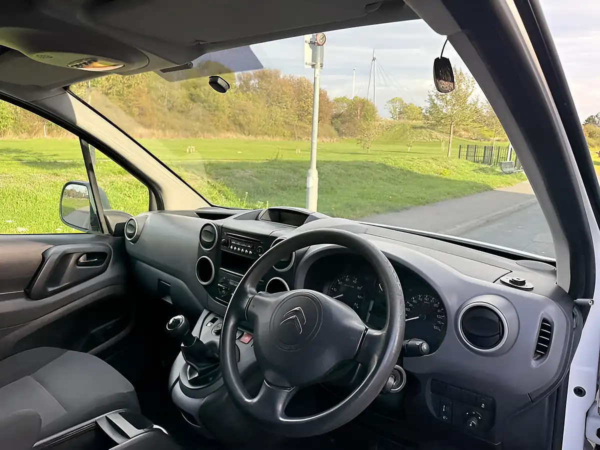 Used 2017 Citroen Berlingo 625 X L1 White - Interior and Exterior details 14