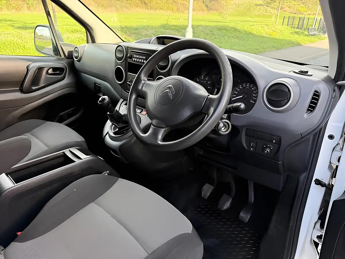 Used 2017 Citroen Berlingo 625 X L1 White - Interior and Exterior details 15