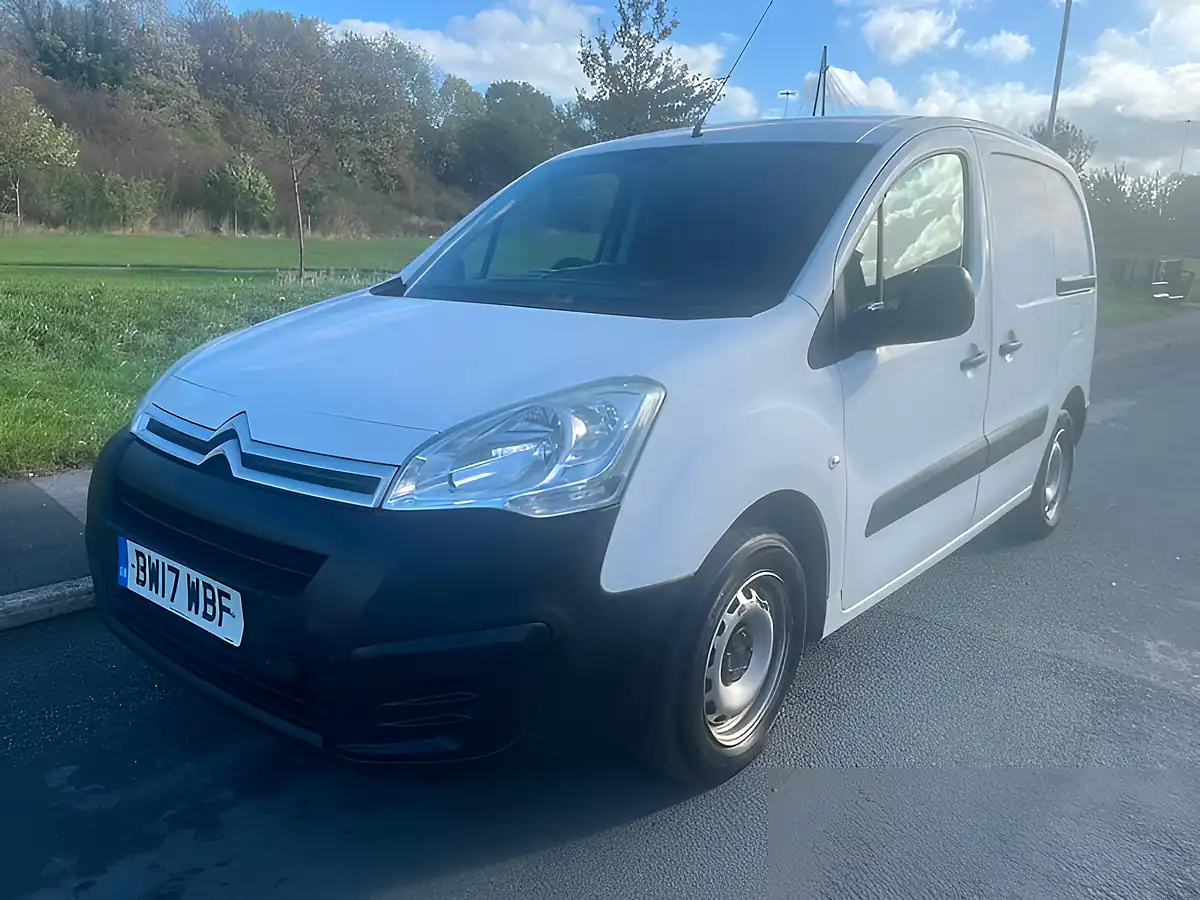 Used 2017 Citroen Berlingo 625 X L1 White - Interior and Exterior details 5