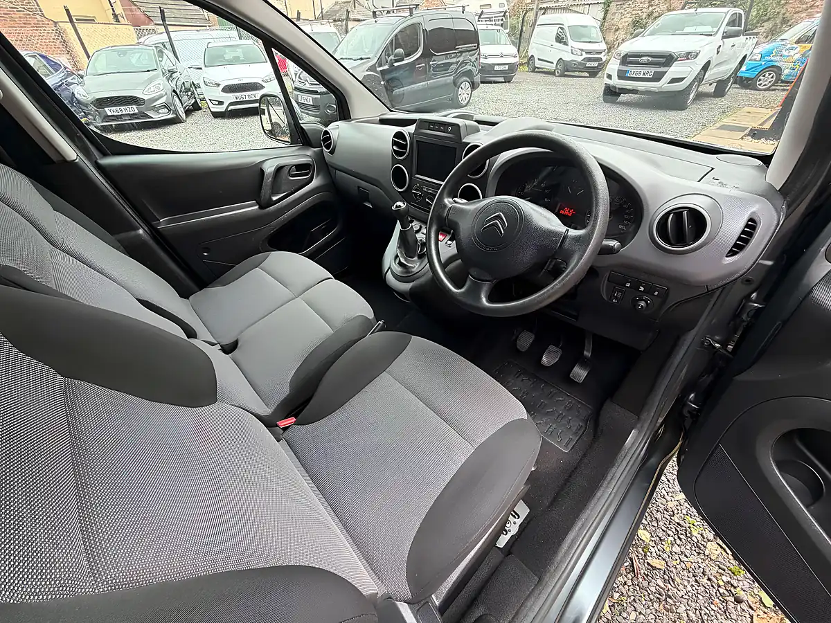 Used 2017 Citroen Berlingo 850 Enterprise Blue Grey - Interior and Exterior details 13