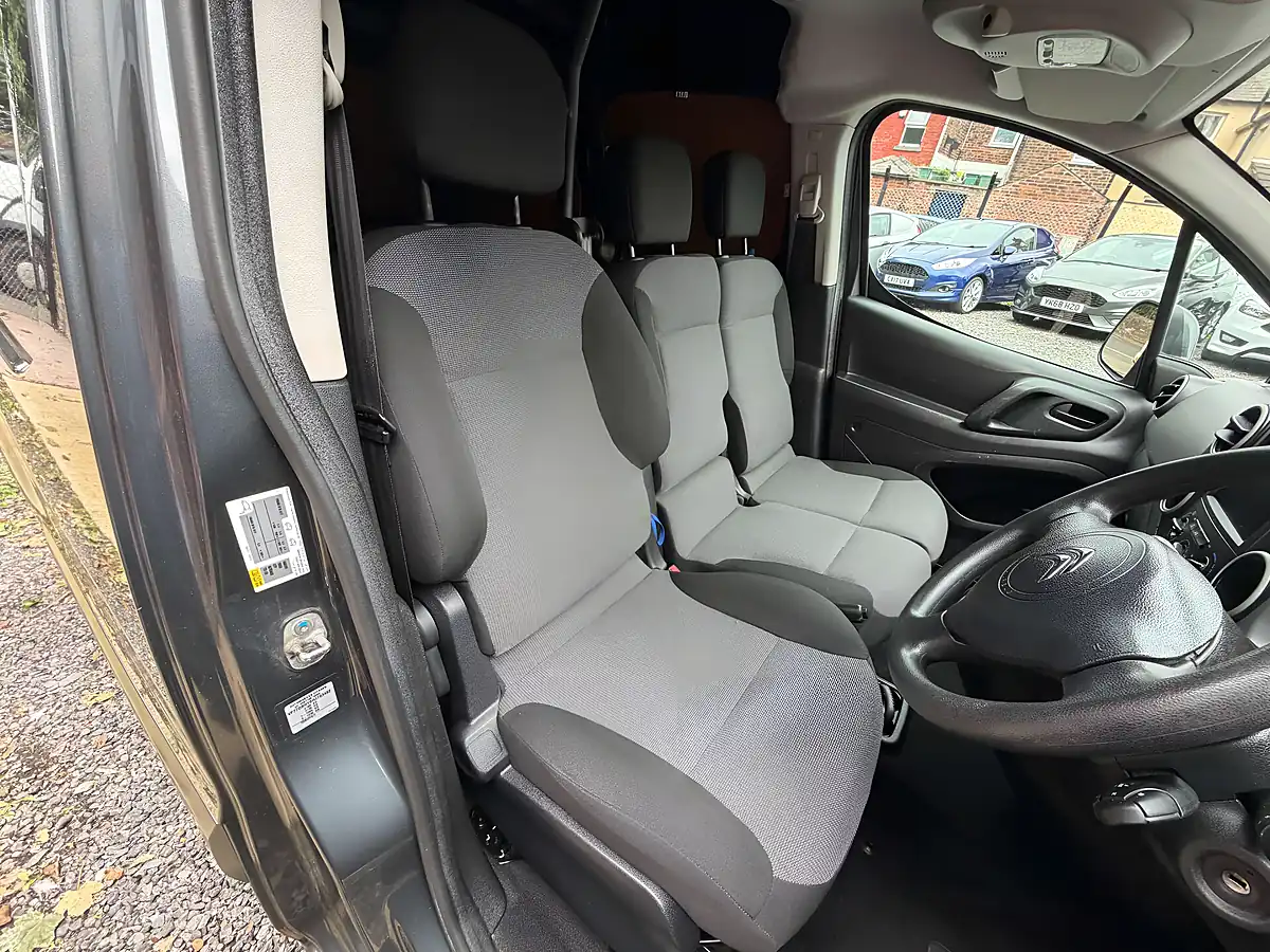 Used 2017 Citroen Berlingo 850 Enterprise Blue Grey - Interior and Exterior details 14