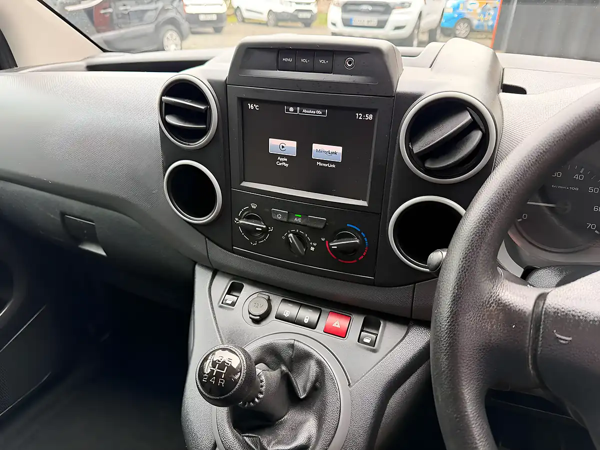 Used 2017 Citroen Berlingo 850 Enterprise Blue Grey - Interior and Exterior details 15