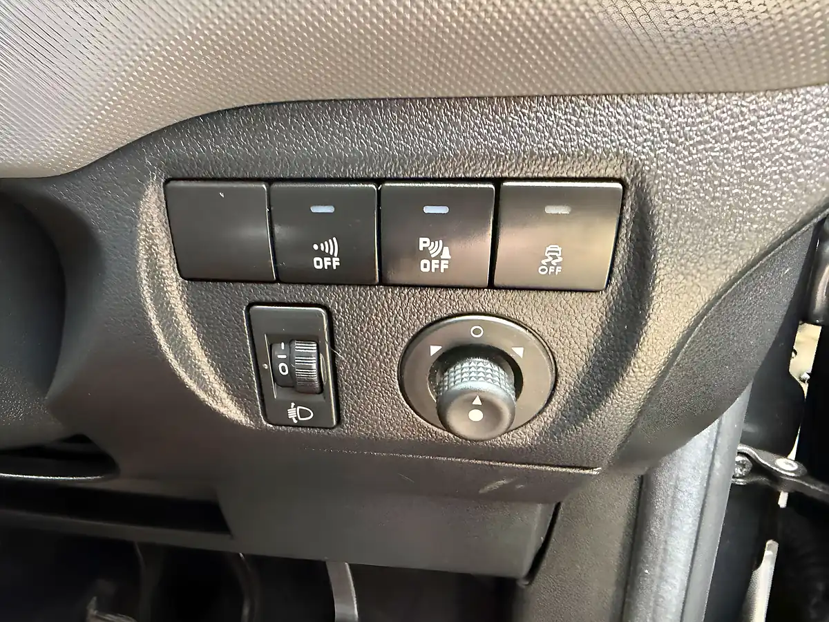 Used 2017 Citroen Berlingo 850 Enterprise Blue Grey - Interior and Exterior details 17