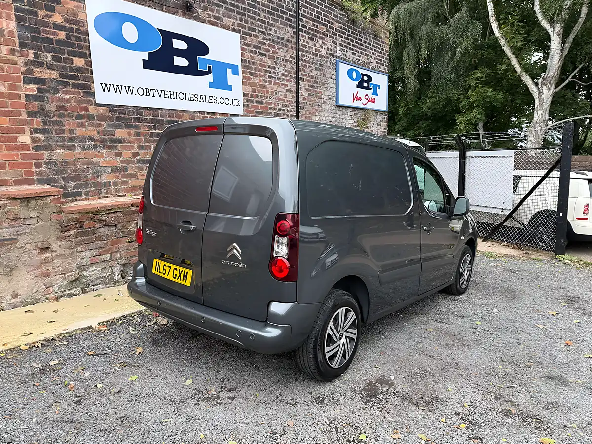 Used 2017 Citroen Berlingo 850 Enterprise Blue Grey - Interior and Exterior details 3