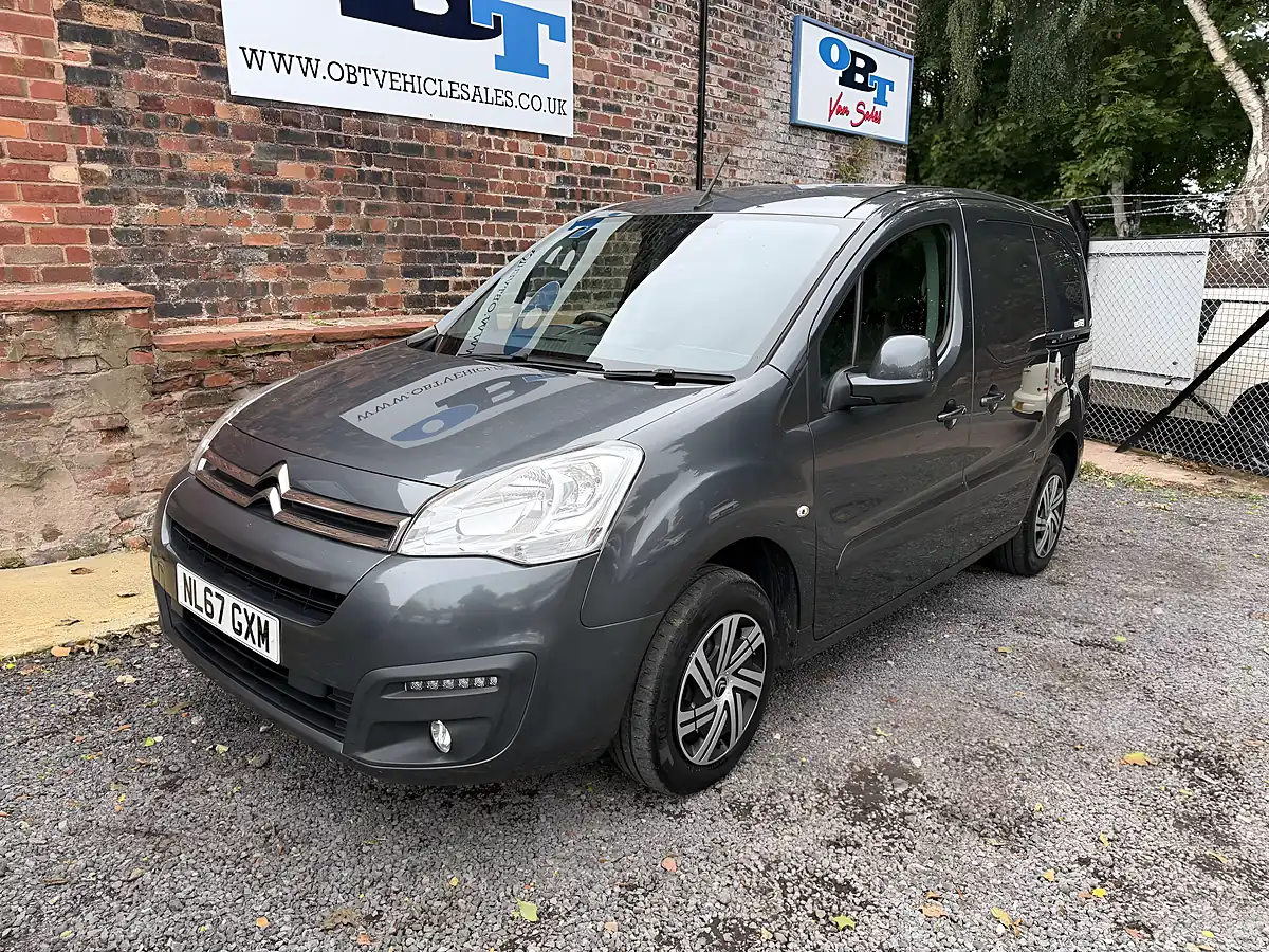 Used 2017 Citroen Berlingo 850 Enterprise Blue Grey - Interior and Exterior details 7