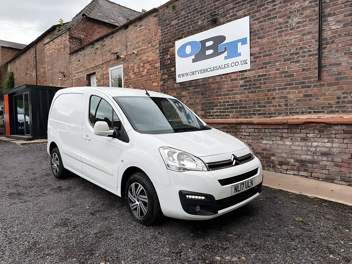 Used 2017 Citroen Berlingo 850 Enterprise Blue White - Front View