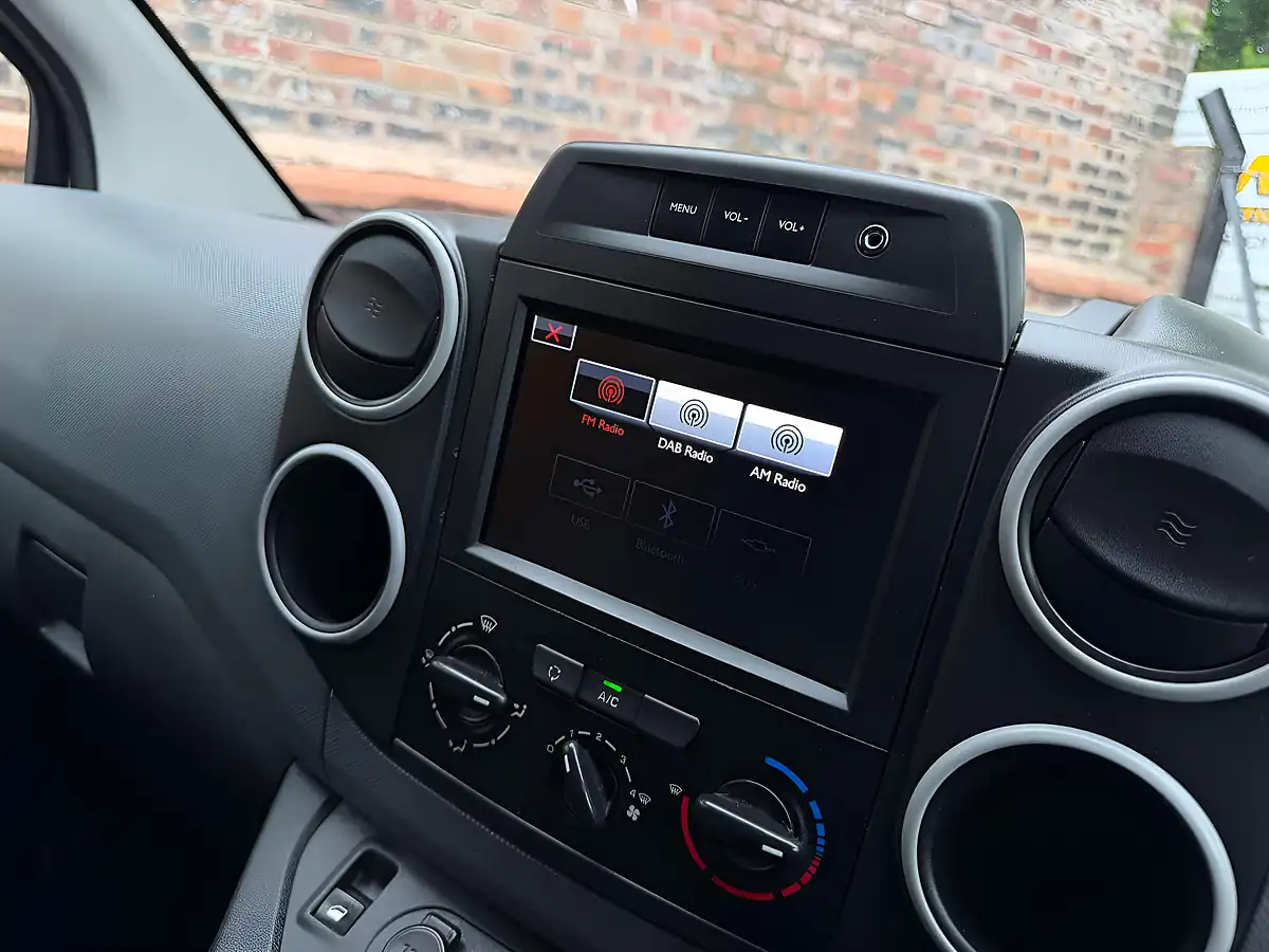 Used 2017 Citroen Berlingo 850 Enterprise Blue White - Interior and Exterior details 14