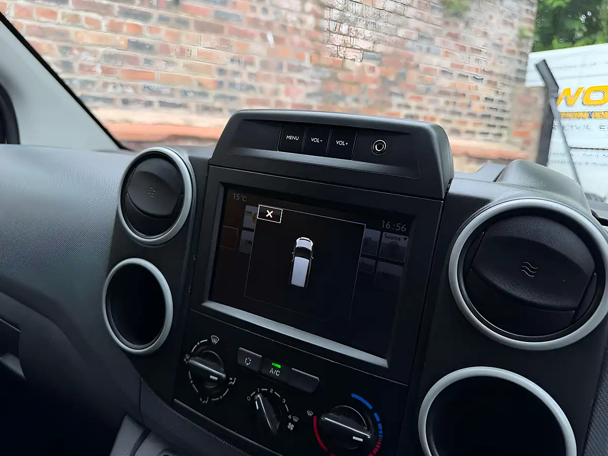 Used 2017 Citroen Berlingo 850 Enterprise Blue White - Interior and Exterior details 15