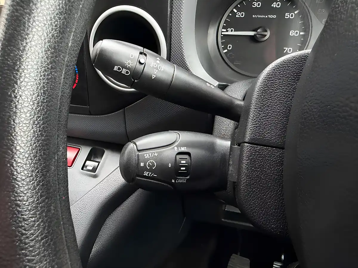 Used 2017 Citroen Berlingo 850 Enterprise Blue White - Interior and Exterior details 16