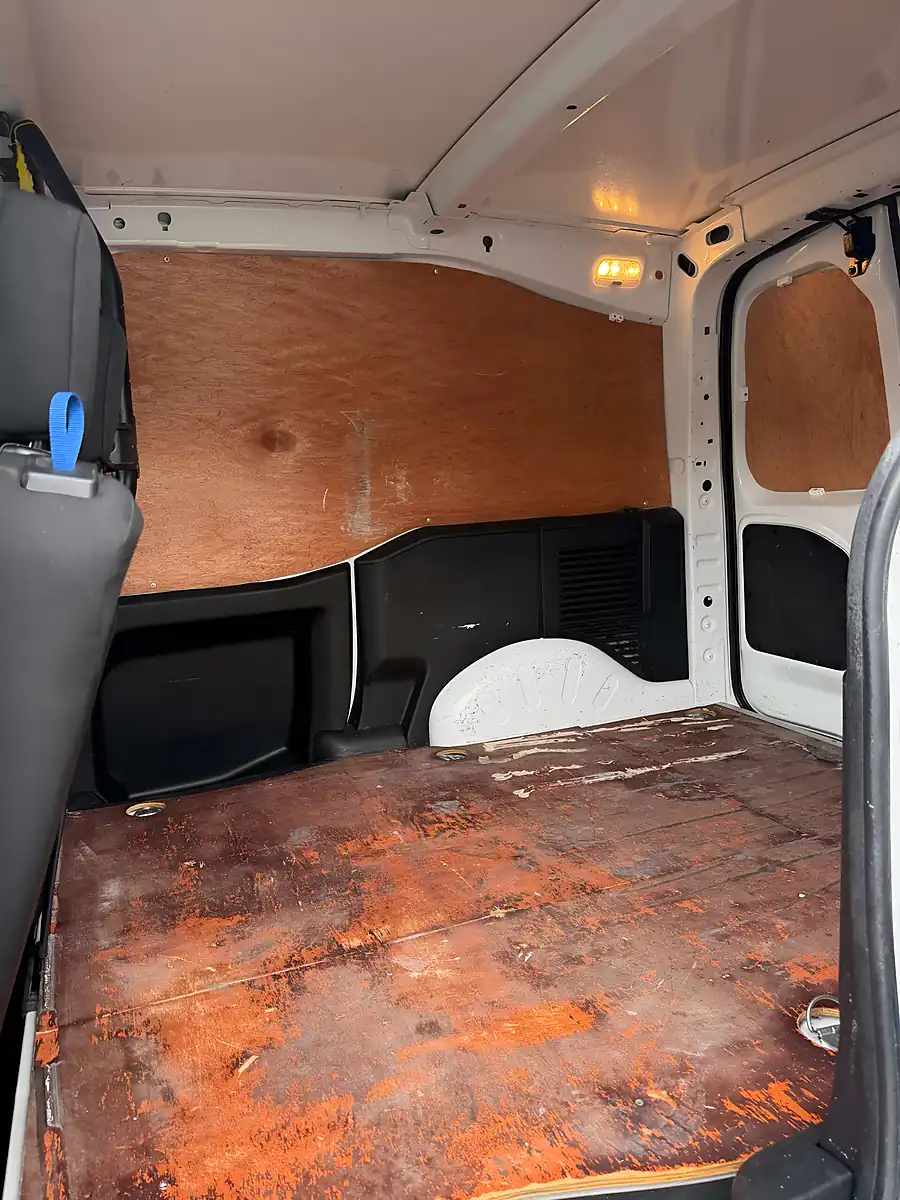 Used 2017 Citroen Berlingo 850 Enterprise Blue White - Interior and Exterior details 18