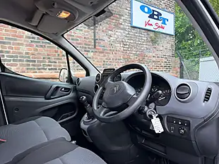 Used 2017 Citroen Berlingo 850 Enterprise Blue White - Interior and Exterior details 8