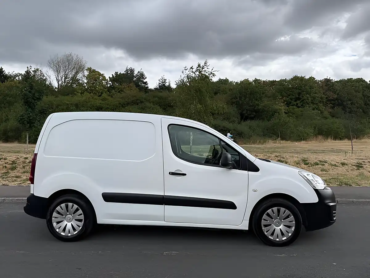 Used 2017 Citroen Berlingo Enterprise L1 White - Front View