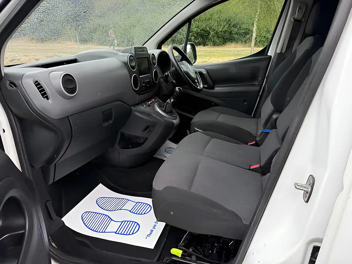 Used 2017 Citroen Berlingo Enterprise L1 White - Interior and Exterior details 10