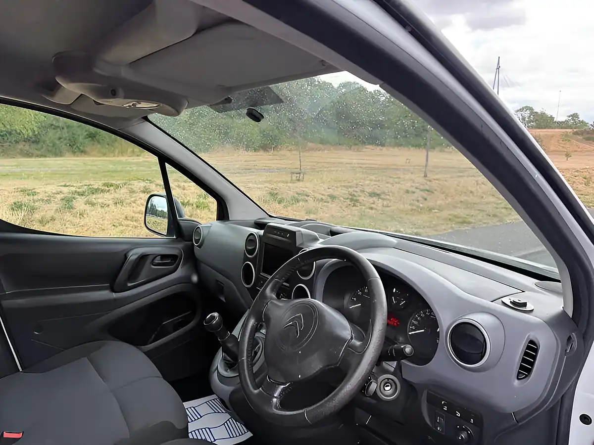 Used 2017 Citroen Berlingo Enterprise L1 White - Interior and Exterior details 14