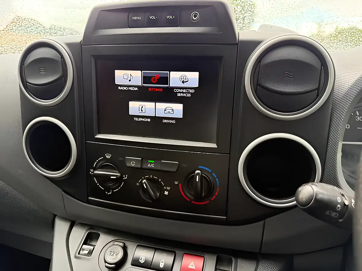Used 2017 Citroen Berlingo Enterprise L1 White - Interior and Exterior details 18