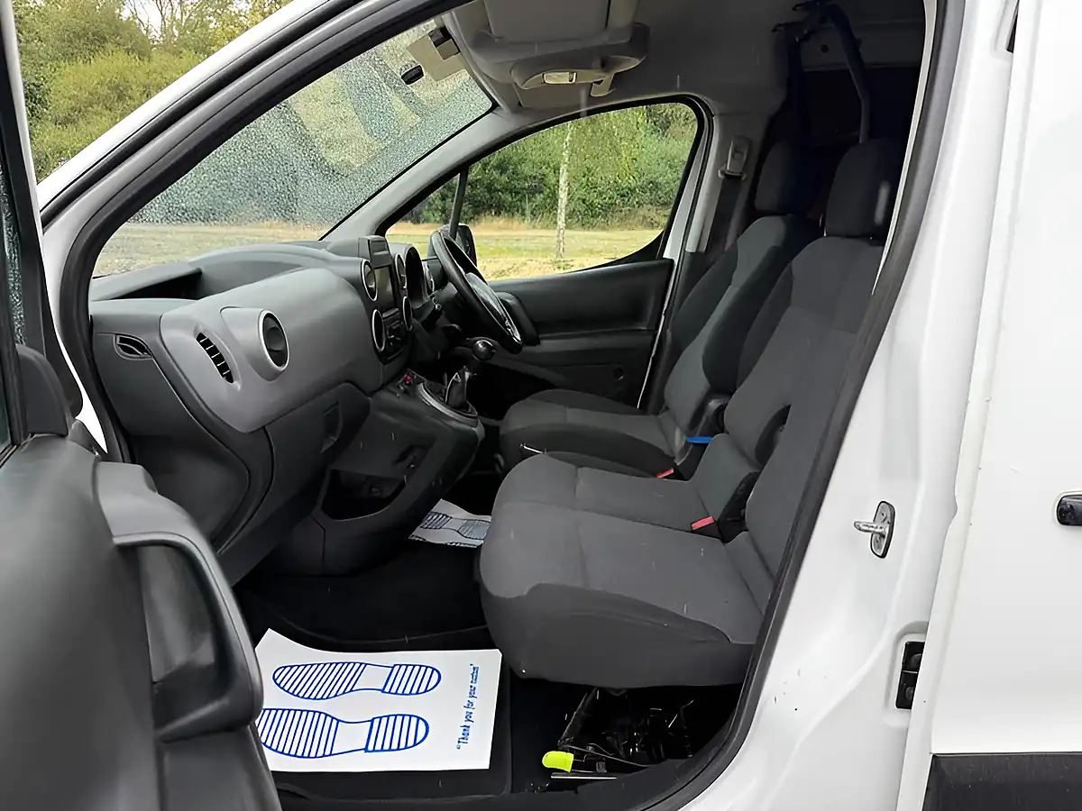 Used 2017 Citroen Berlingo Enterprise L1 White - Interior and Exterior details 7