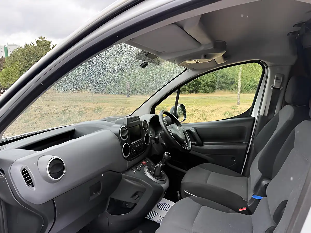 Used 2017 Citroen Berlingo Enterprise L1 White - Interior and Exterior details 9