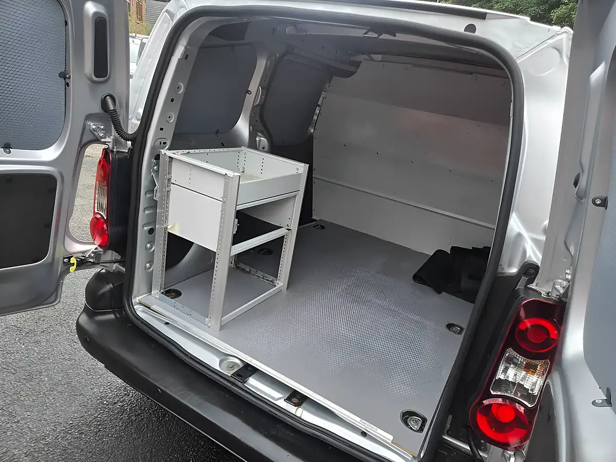 Used 2017 Citroen Berlingo Enterprise Silver - Interior and Exterior details 10