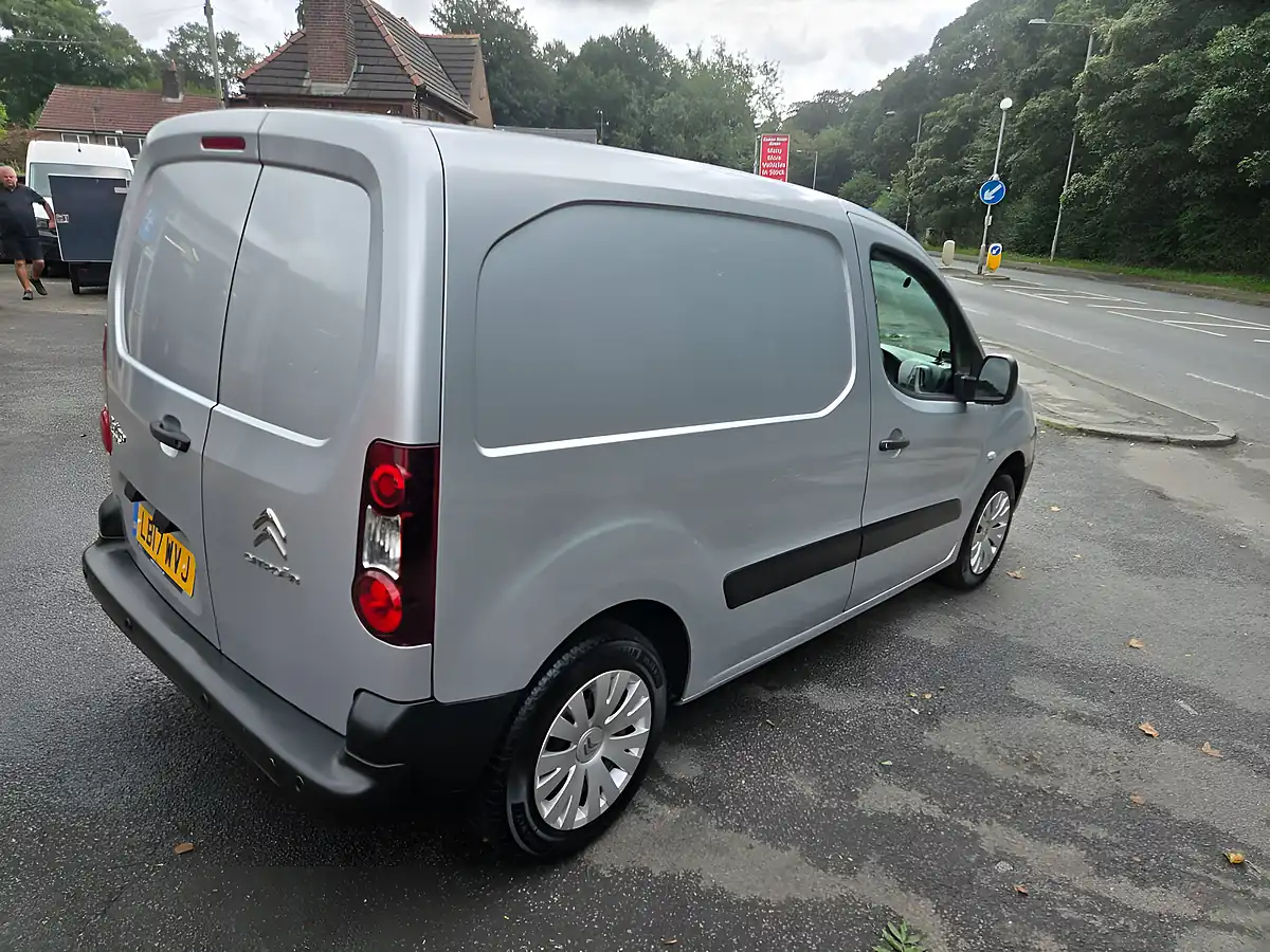 Used 2017 Citroen Berlingo Enterprise Silver - Interior and Exterior details 11