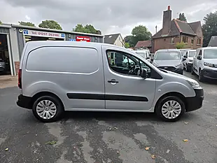 Used 2017 Citroen Berlingo Enterprise Silver - Interior and Exterior details 12