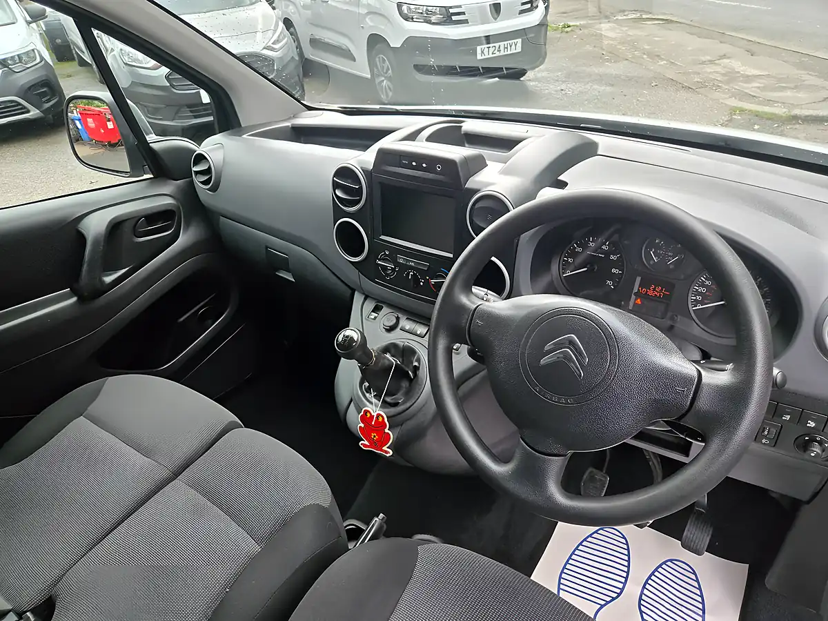 Used 2017 Citroen Berlingo Enterprise Silver - Interior and Exterior details 15