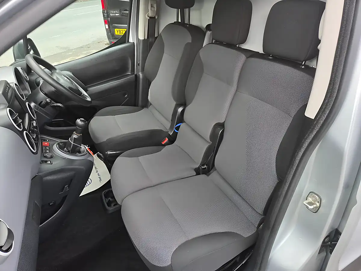 Used 2017 Citroen Berlingo Enterprise Silver - Interior and Exterior details 6