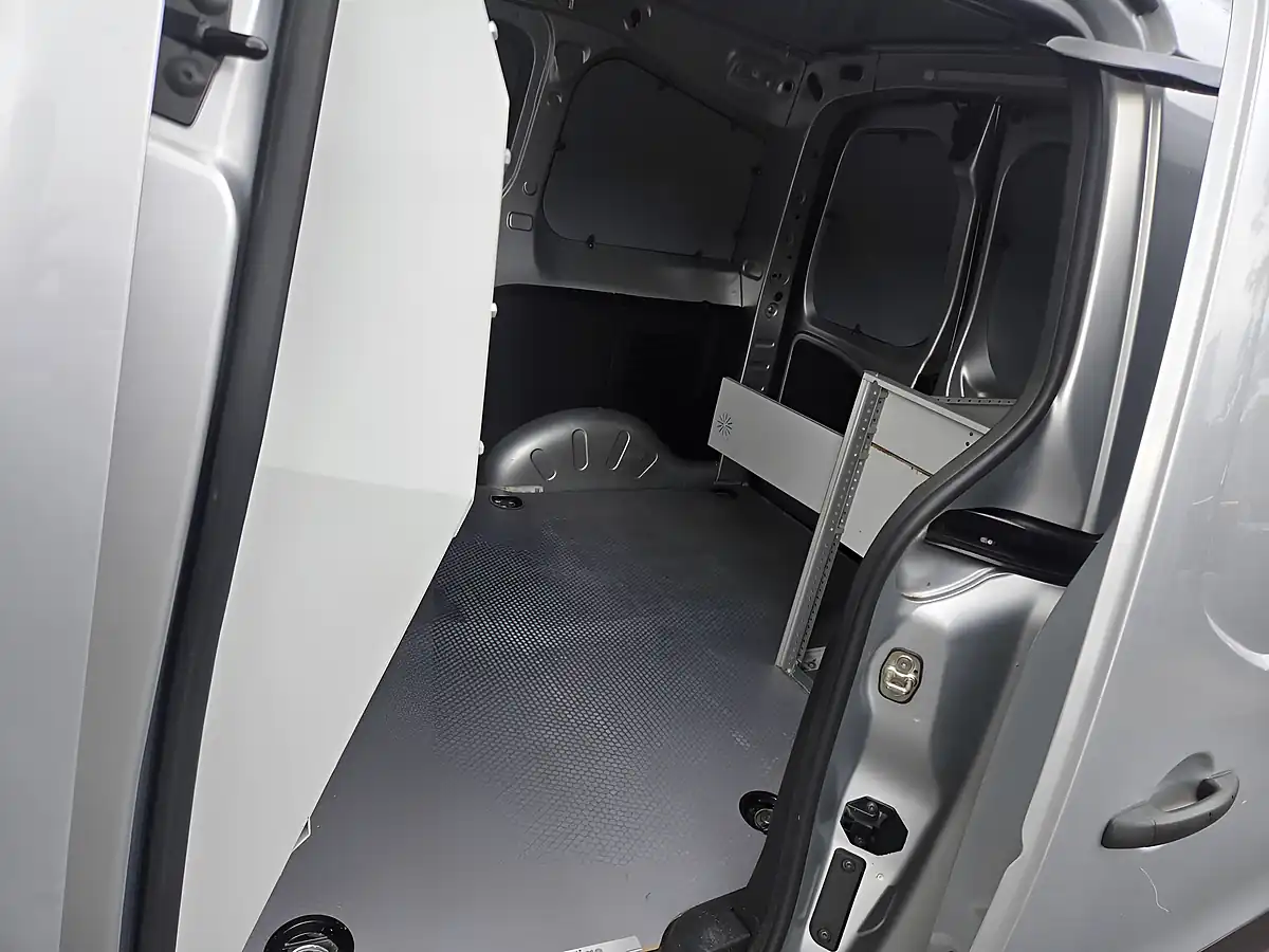 Used 2017 Citroen Berlingo Enterprise Silver - Interior and Exterior details 7