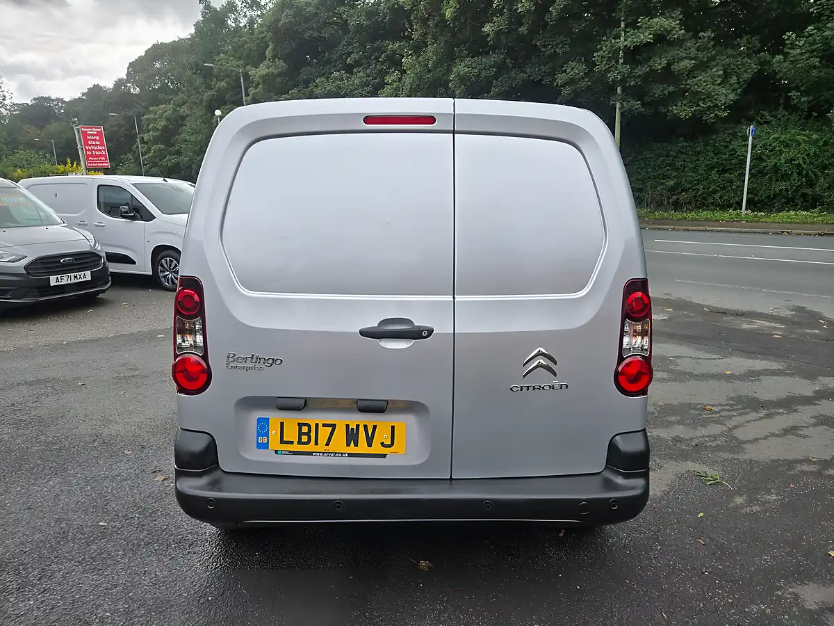 Used 2017 Citroen Berlingo Enterprise Silver - Interior and Exterior details 9