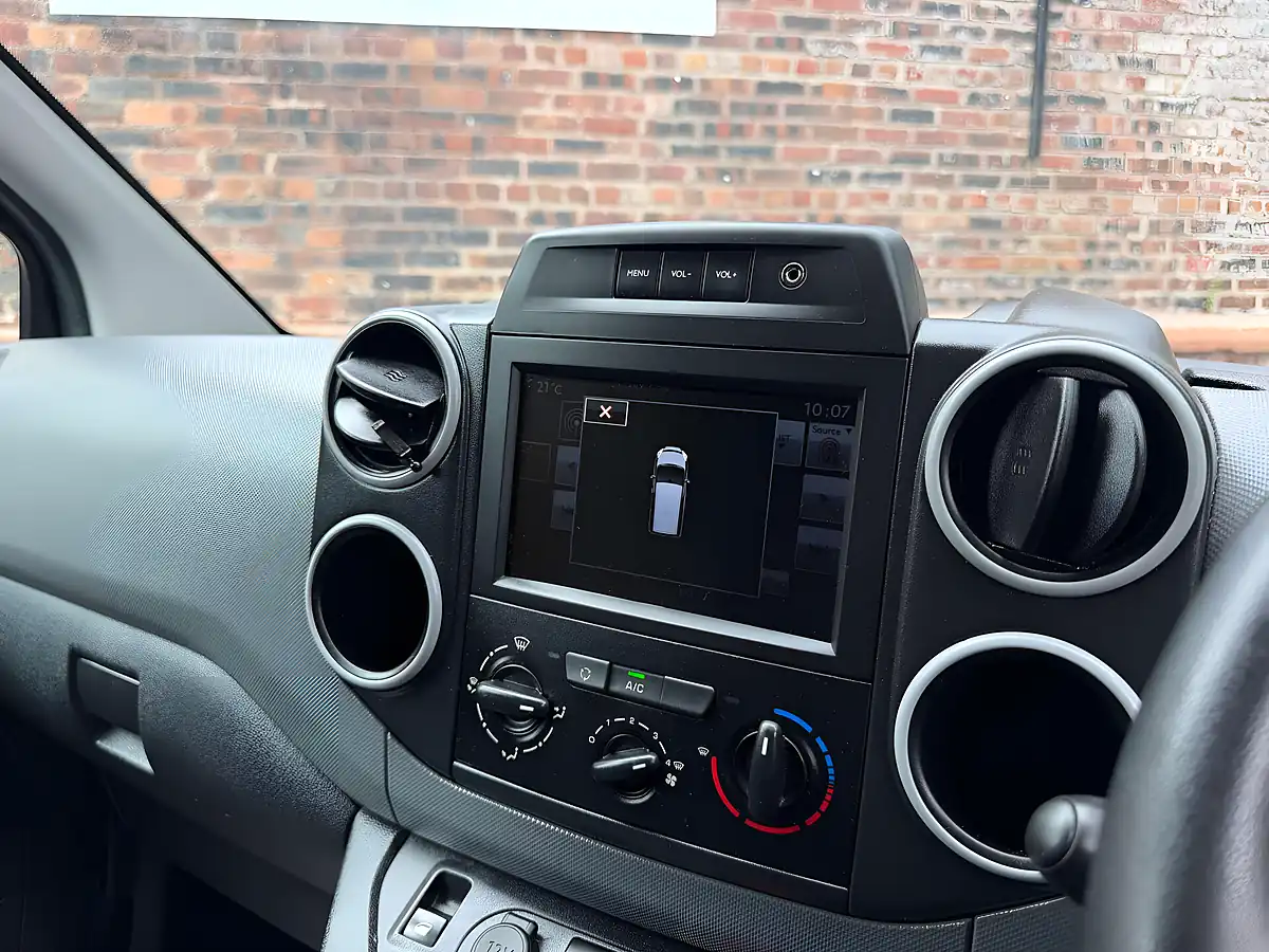 Used 2017 Citroen Berlingo Enterprise White - Interior and Exterior details 12