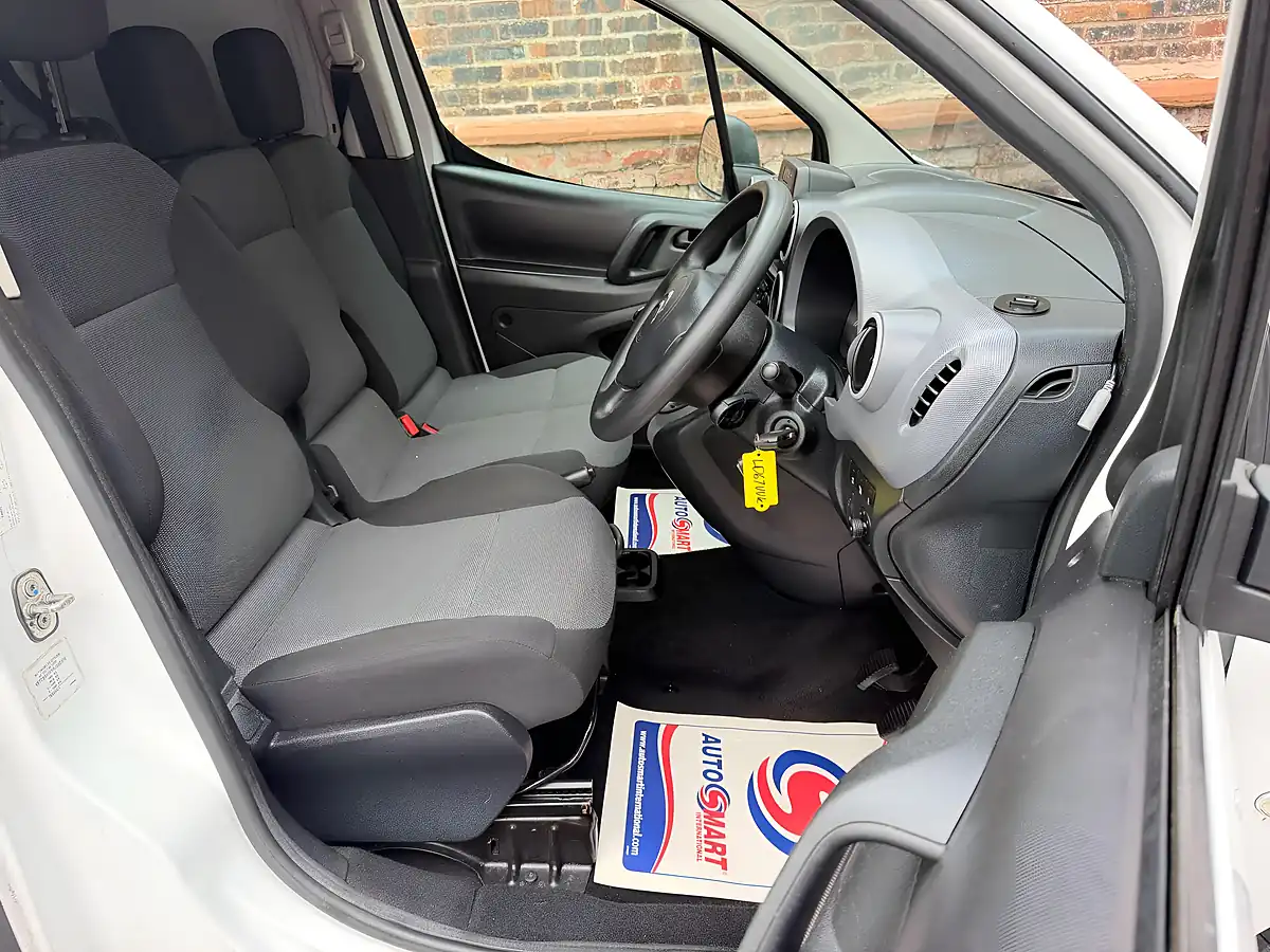 Used 2017 Citroen Berlingo Enterprise White - Interior and Exterior details 7