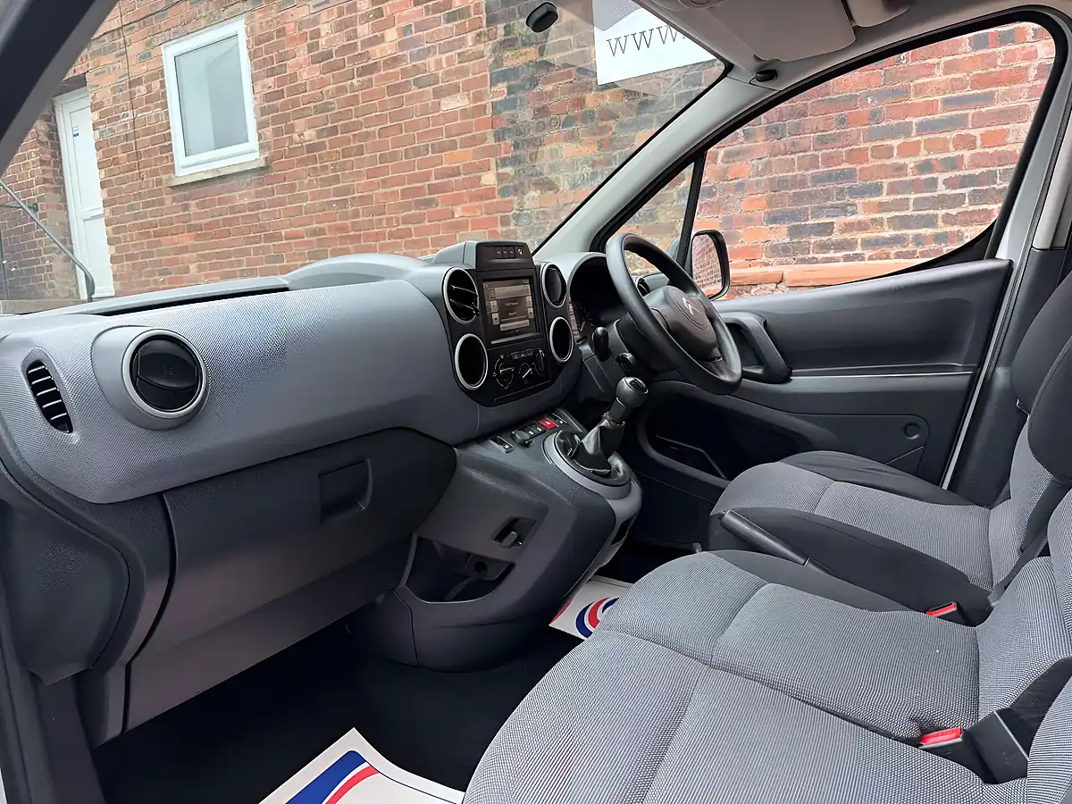 Used 2017 Citroen Berlingo Enterprise White - Interior and Exterior details 9