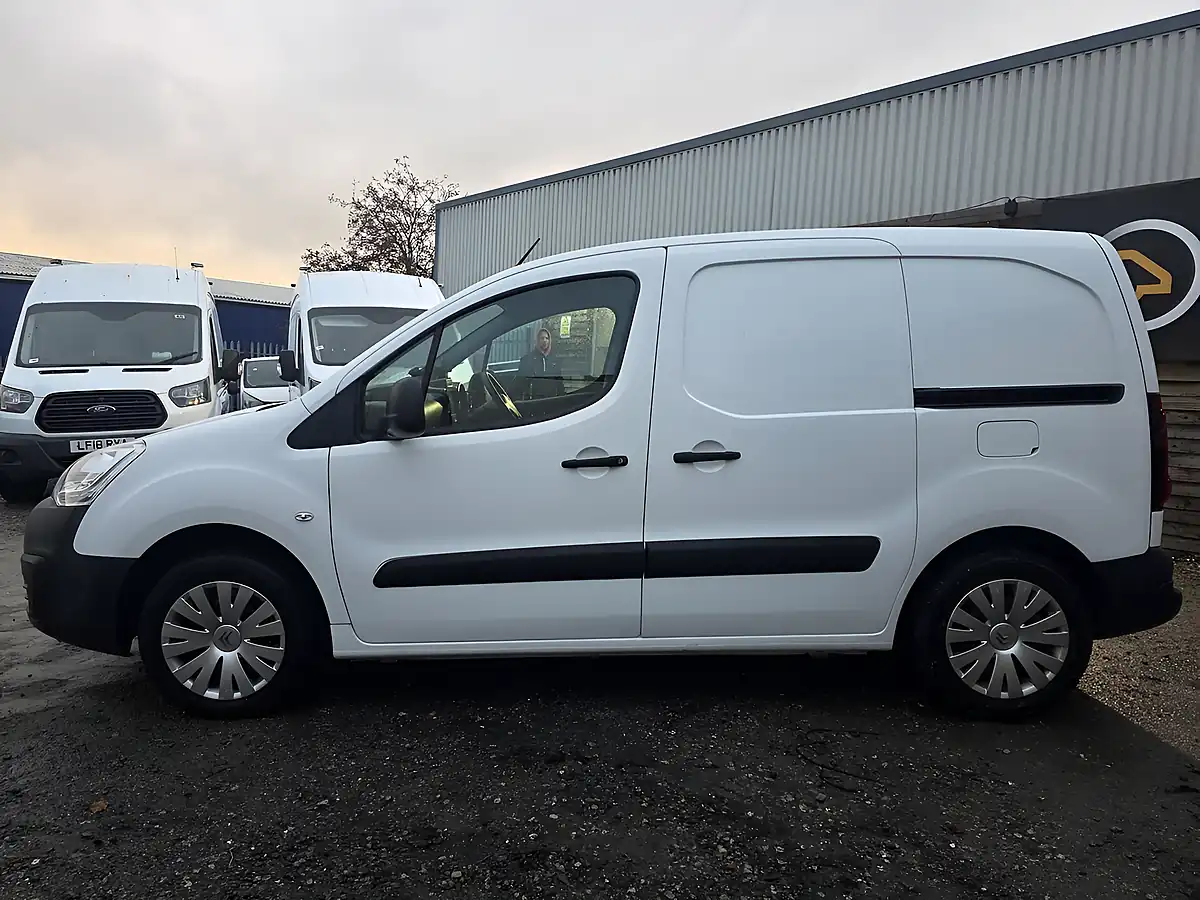 Used 2017 Citroen Berlingo Enterprise White - Interior and Exterior details 10