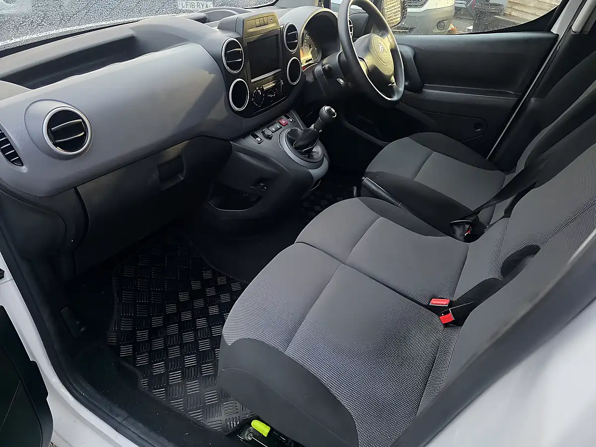 Used 2017 Citroen Berlingo Enterprise White - Interior and Exterior details 13