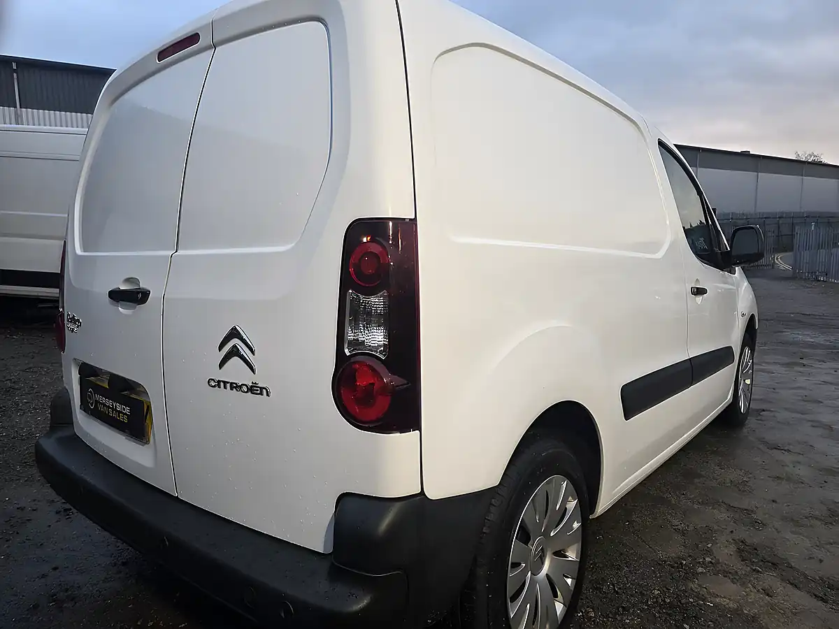 Used 2017 Citroen Berlingo Enterprise White - Interior and Exterior details 9
