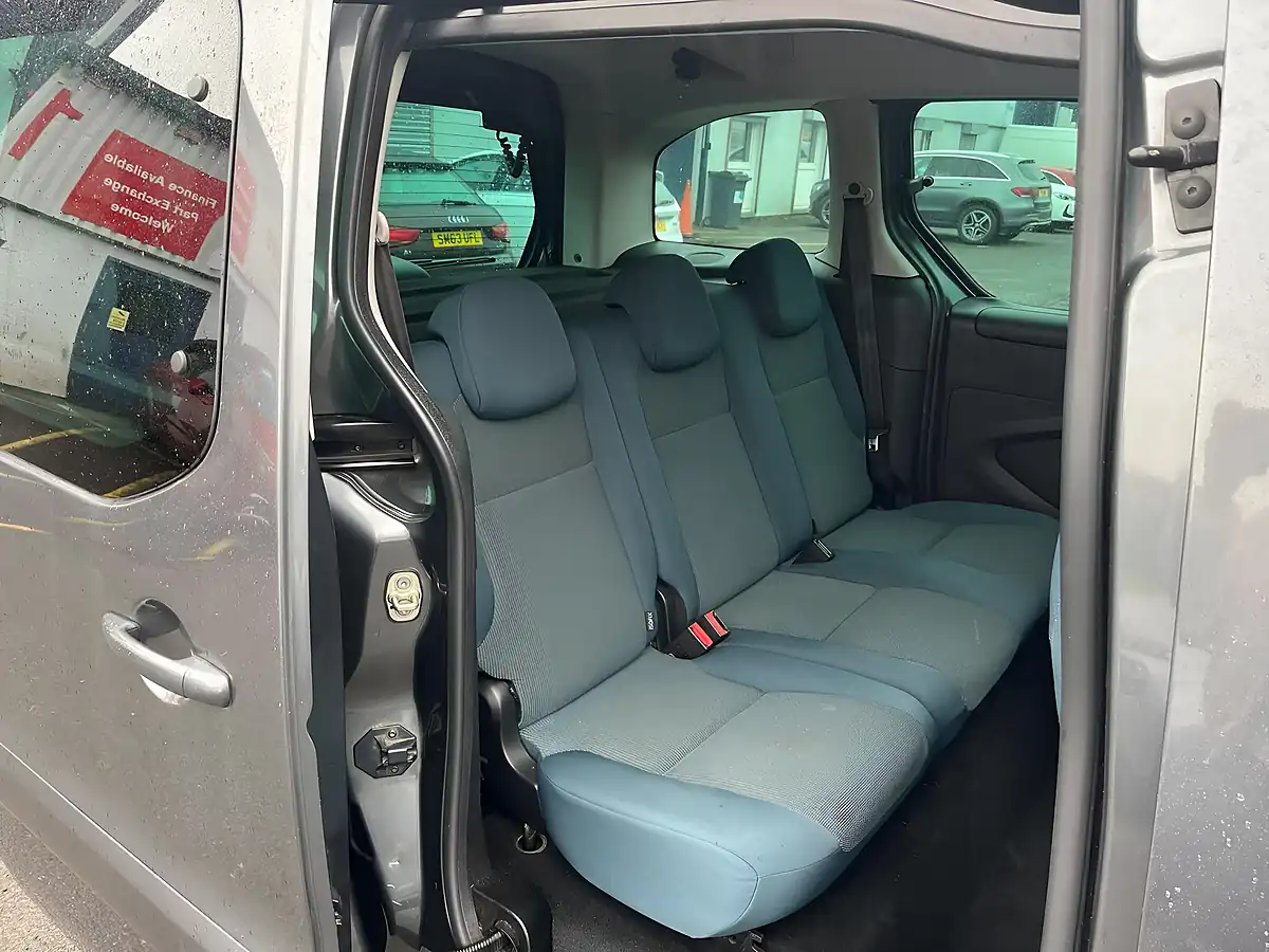 Used 2017 Citroen Berlingo Feel Multispace Grey - Interior and Exterior details 11