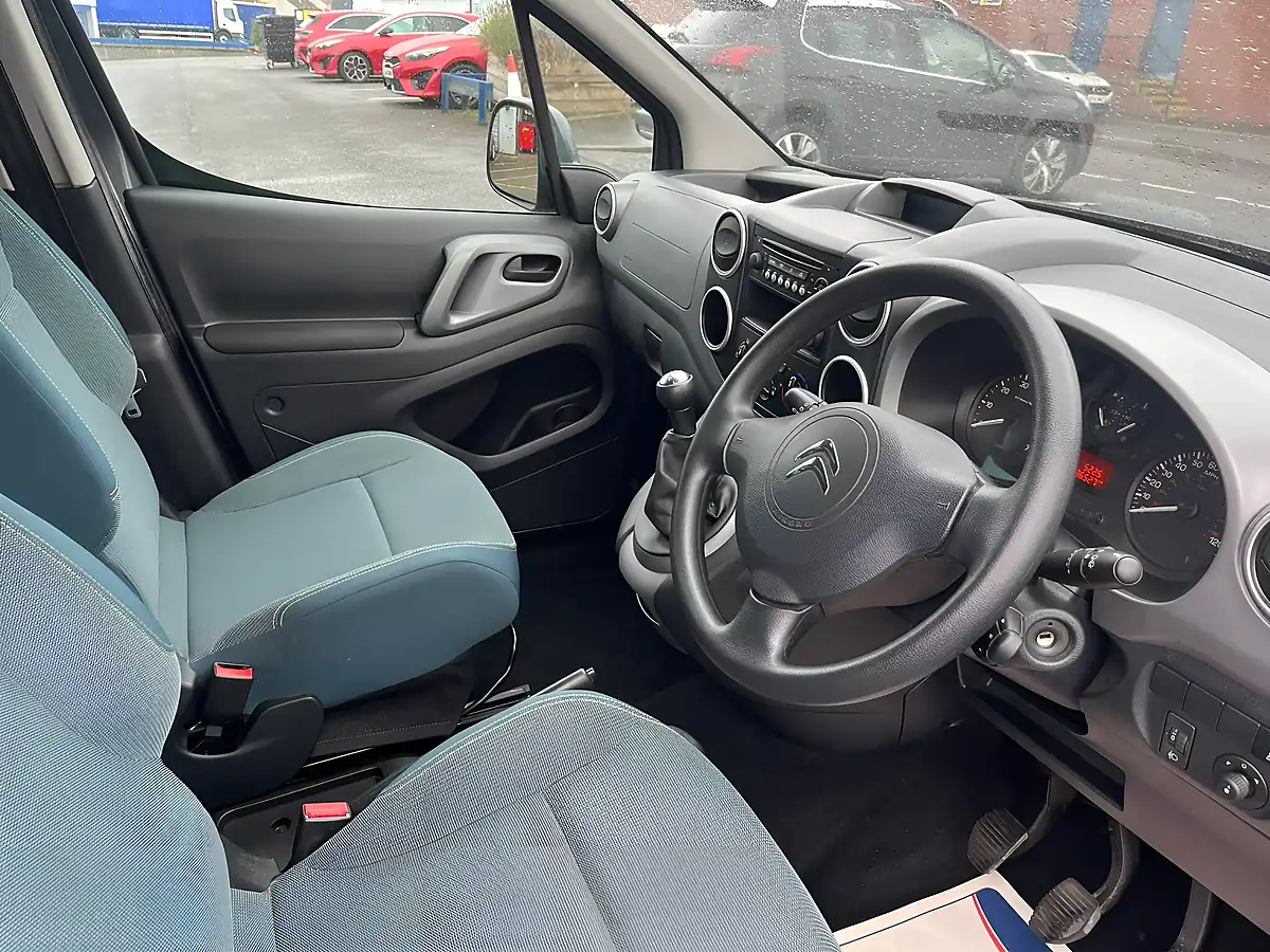Used 2017 Citroen Berlingo Feel Multispace Grey - Interior and Exterior details 12