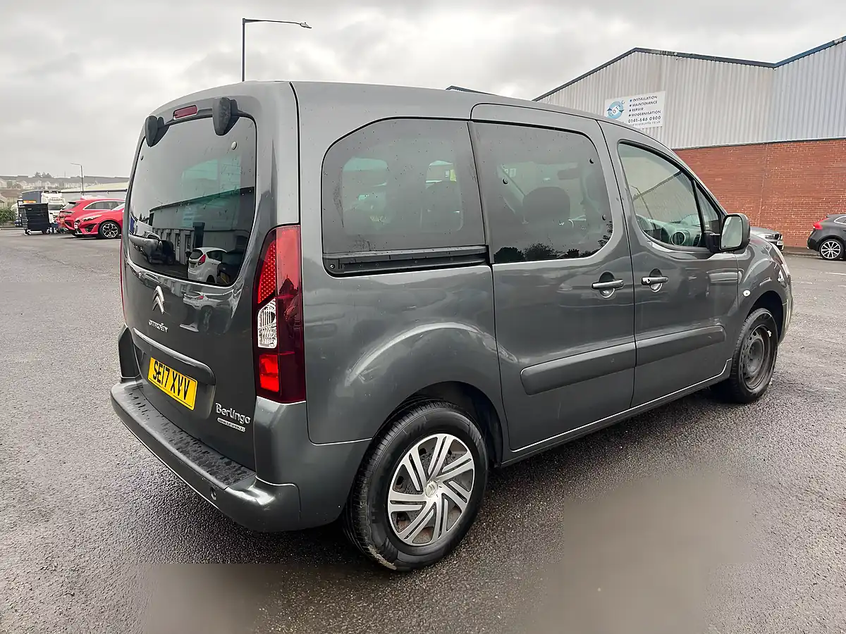 Used 2017 Citroen Berlingo Feel Multispace Grey - Interior and Exterior details 3