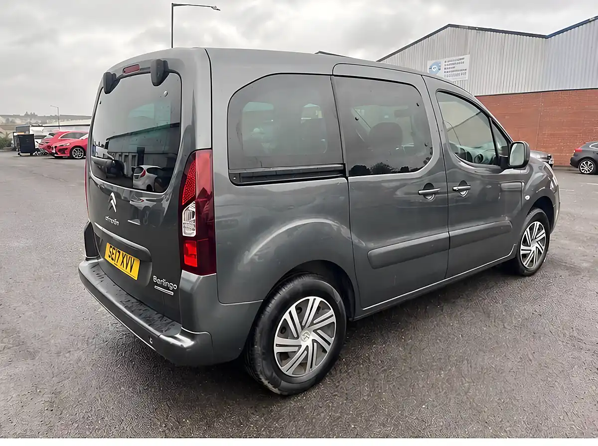 Used 2017 Citroen Berlingo Feel Multispace Grey - Interior and Exterior details 7