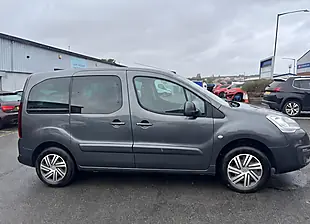 Used 2017 Citroen Berlingo Feel Multispace Grey - Interior and Exterior details 9