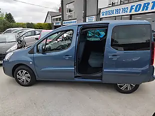 Used 2017 Citroen Berlingo Multispace Feel Blue - Interior and Exterior details 10