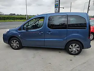 Used 2017 Citroen Berlingo Multispace Feel Blue - Interior and Exterior details 5