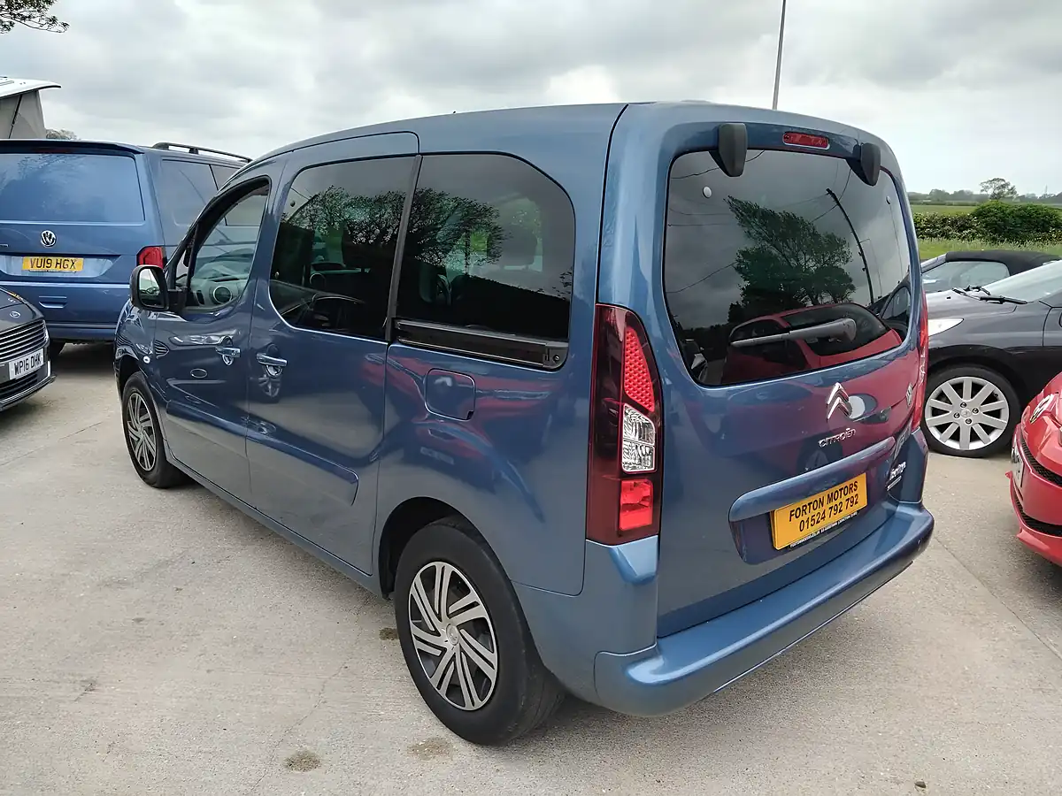Used 2017 Citroen Berlingo Multispace Feel Blue - Interior and Exterior details 6