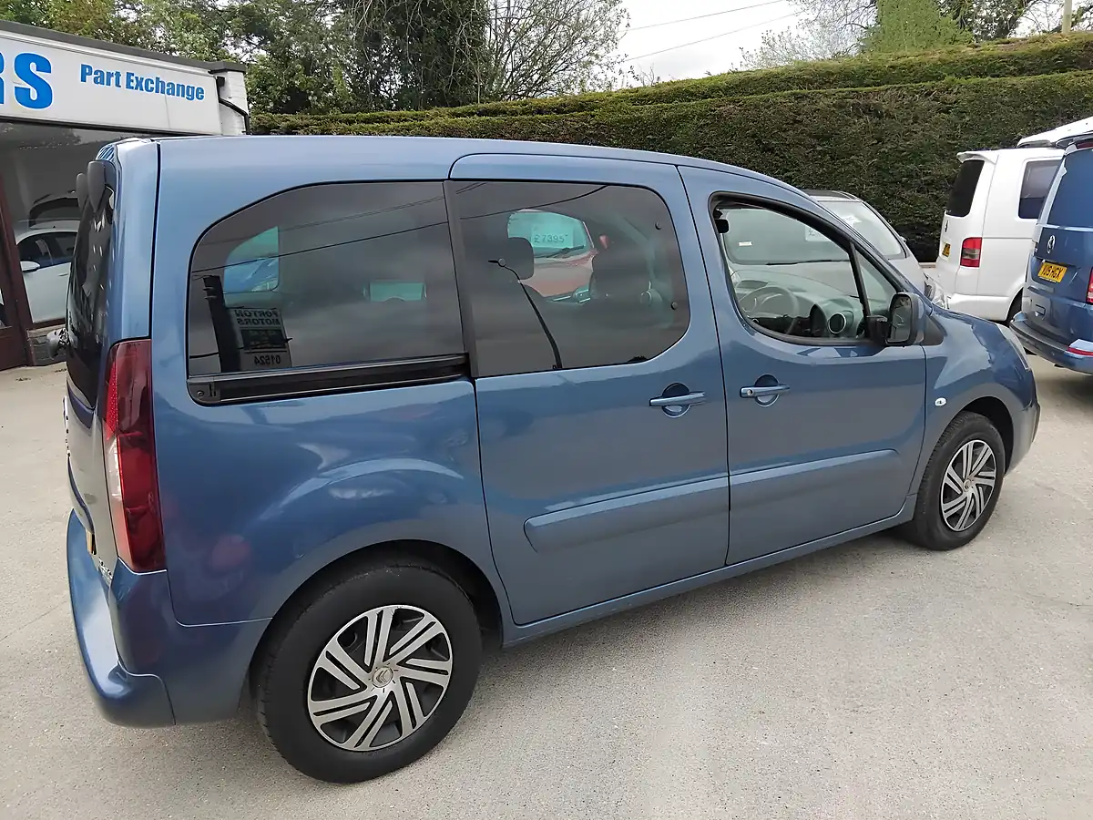 Used 2017 Citroen Berlingo Multispace Feel Blue - Interior and Exterior details 8