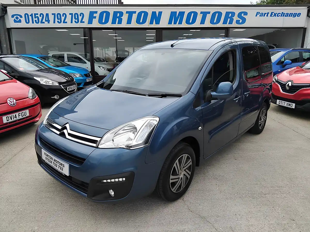 Used 2017 Citroen Berlingo Multispace Feel Blue - Interior and Exterior details 9