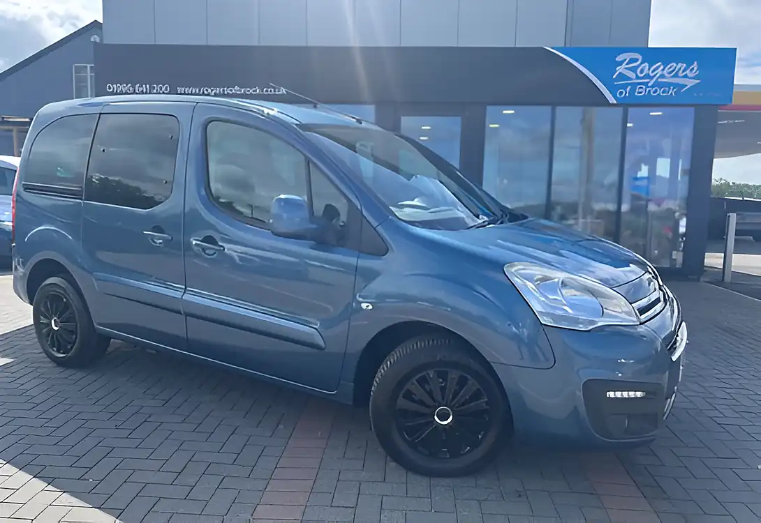 Used 2017 Citroen Berlingo Multispace Feel Blue - Front View