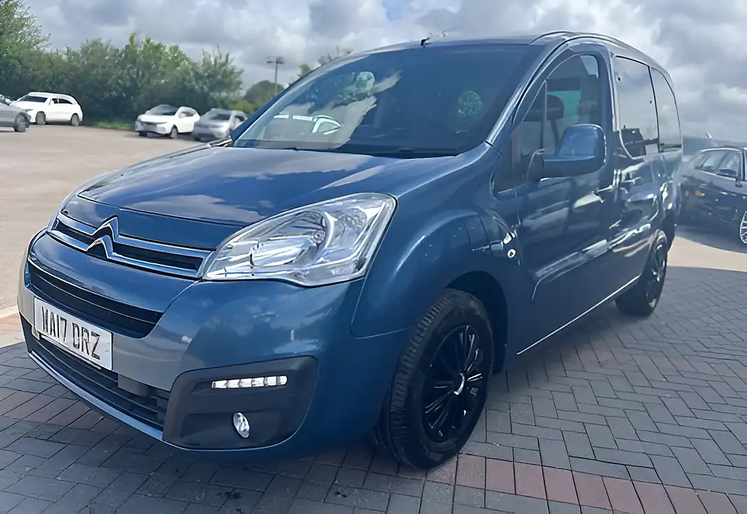 Used 2017 Citroen Berlingo Multispace Feel Blue - Interior and Exterior details 11